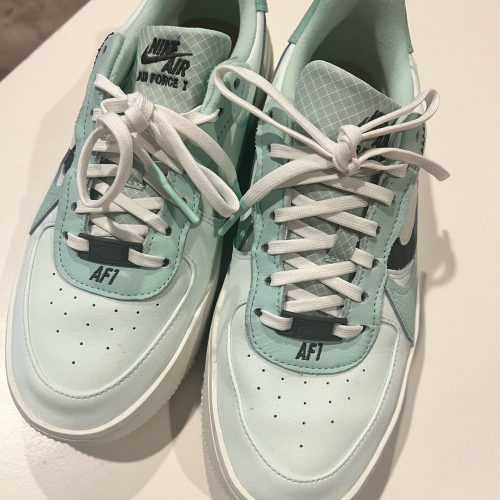 Nike Air Force 1 Pastel Green Sneakers